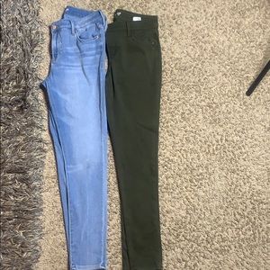 2 pairs of old navy super skinny rockstar jeggings